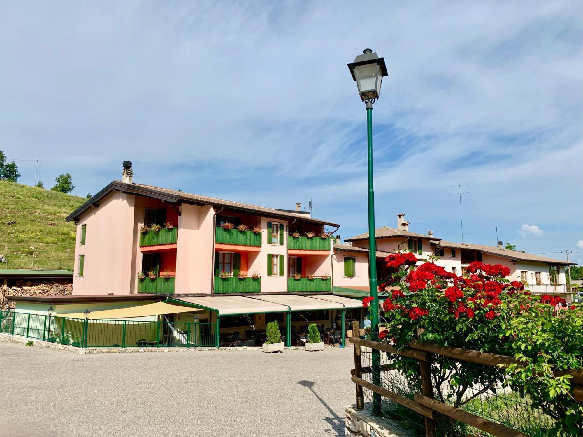 Hotel Edelweiss San Zeno di Montagna Dış mekan fotoğraf